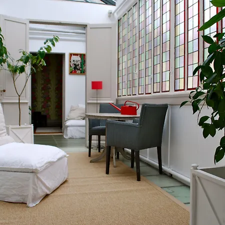 Gasthuis L'hotel Particulier 4*