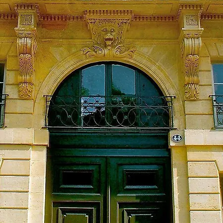 Penzion L'hotel Particulier 2*